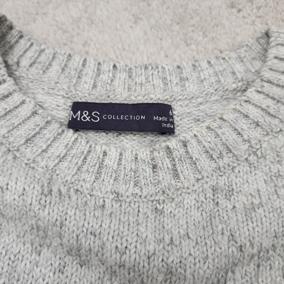 Mark and Spencer sweater UK size 6 - Picture 2 of 2